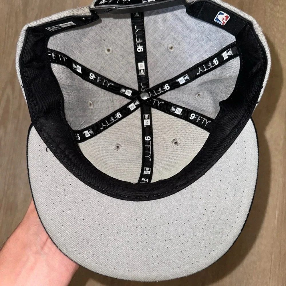 San Antonio Spurs New Era SnapBack Hat - Picture 3 of 4